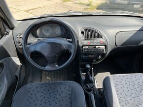 Citroën Saxo 1,1i 40 kW M5 - 9