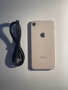 iPhone 8,64 GB - 9