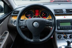 Volkswagen Passat 2.0 TDI Comfortline DSG - 9