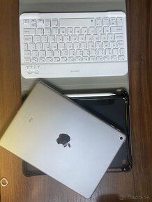 iPad 6.gen 32gb - 9