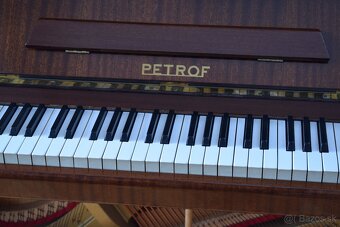 Petrof akusticke pianino, klavir - 9