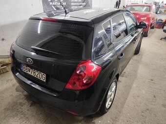 Kia Ceed 1.4 benzín, 77kW 2009 - 9