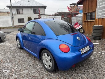 Volkswagen New Beetle 2.0 - 9