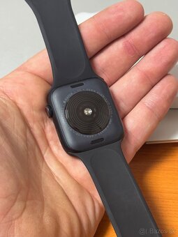 Apple Watch SE 2 44mm LTE Cellular  - rok záruka - 9