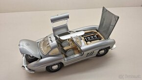 1:18 MERCEDES-BENZ 300SL - 9