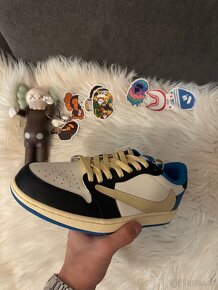 Jordan 1 Travis Scott - 9