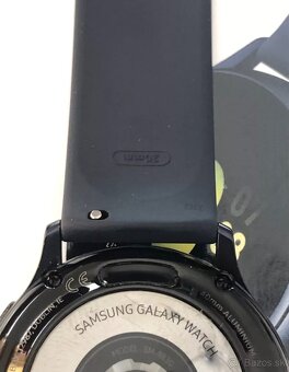 Samsung Galaxy watch  Active 2 - 9