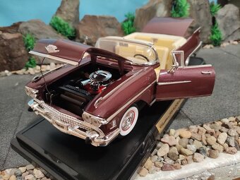 prodám model 1:18 cadillac eldorado biaritz 1958 - 9