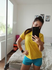 Crop top a tričká - 9