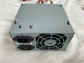 Disky 80GB a 160GB, Zdroj 300W a 400W - 9