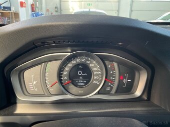 Volvo V60 CC D3 2.0D,Momentum,1Majiteľ - 9