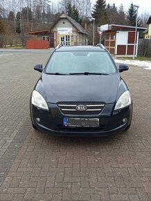 RezervovanéPredám Kia ceed wagon rv2009 1.6 CRDi 85 kw - 9