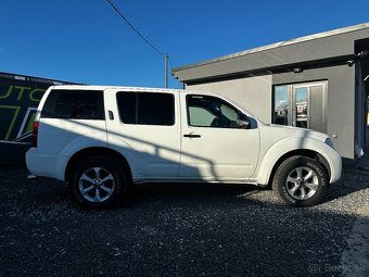 Nissan Pathfinder 2.5 dCi SE - 9