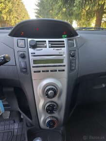 Toyota yaris 1.0 51kw - 9