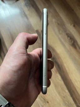 Předám IPhone 11 64GB - 9