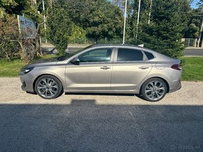 Hyundai i30 fastback - 9