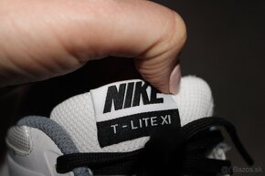 Nike T-lite xl tenisky - 9