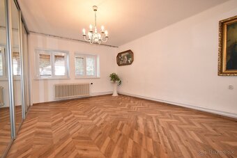 Predáme na Dubovej dom na pozemku 1.791m2. - 9