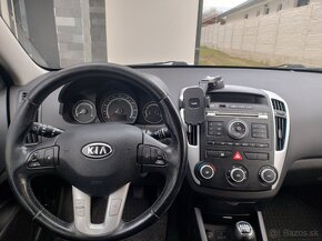 Kia Ceed SW 1.6 CRDI, 2010 - 9