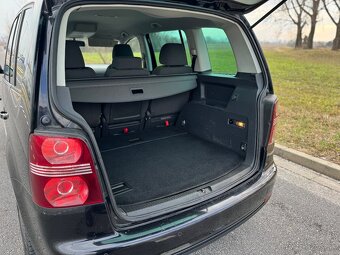 VW Touran 2.0TDI Nová STK - 9