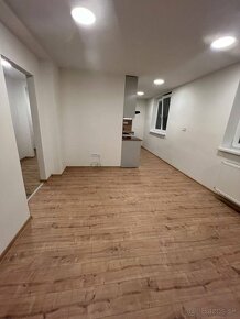 Na prenájom prerobený 2 izbový byt s balkónom Handlová - 9