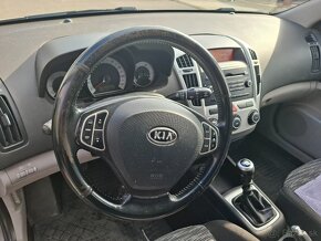 Kia Ceed 1.6 CRDi 2007 - 9