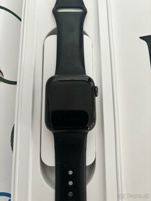 Predám hodinky Apple Watch SE - 9