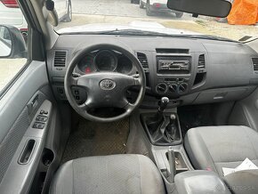 TOYOTA HILUX 2,5 DIESEL 4X4 ROK 2011 - 9