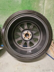 5x100 r17 RH  205/40 r17 - 9