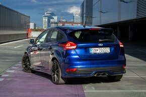 Ford Focus 2.0 EcoBoost SCTi ST R 2015 - 9