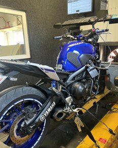 Yamaha MT09 - 9