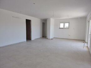 CHORVÁTSKO - Nové apartmány s pivnicou - VODICE - 9