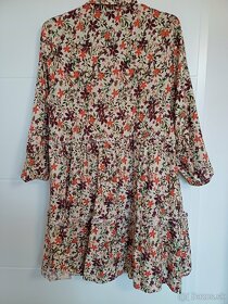 Dámske kvetované šaty - 9