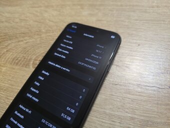 Iphone 11 64gb v super stave na displeji nieje ani jeden skr - 9