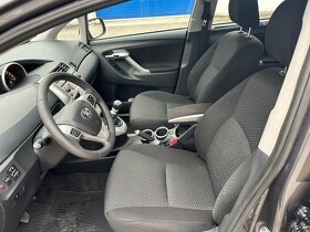 Toyota Verso 2.0 I D-4D 125 Premium - 9