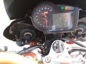 Aprilia tuono 1000 R - 9