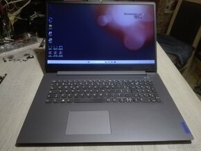 Lenovo 3-17ITL. i3-1115G4. 17,3". 8 GB DDR4.NVMe 256 GB. - 9