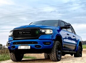 DODGE RAM 1500 5,7 HEMI BUILT TO SERVE 2023 - 9