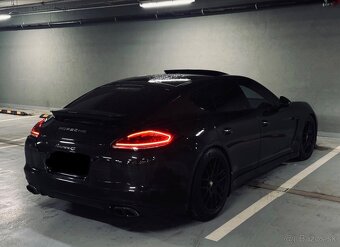 Porsche Panamera 4S - 9