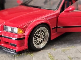 BMW E36 M3 GTR 1:18 UT Models - 9