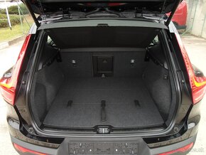 Volvo XC40 B3 Core 120kW 7st.automat,Digital Cockpit,navi,LE - 9