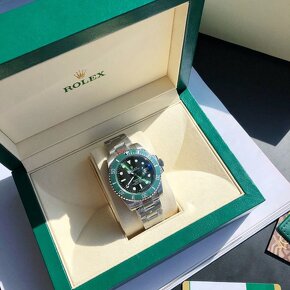 Rolex Submariner Green Dial - 9