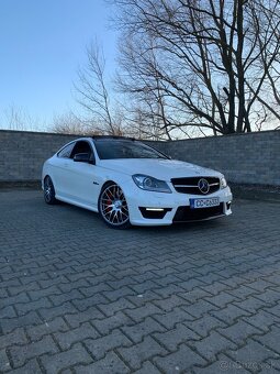 MERCEDES BENZ C63 AMG 2011 6.2 V8 358KW COUPE/PANO/KEYLESS - 9