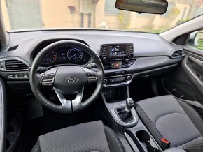 Hyundai i30 1.4 2018 benzín hatchback - 9