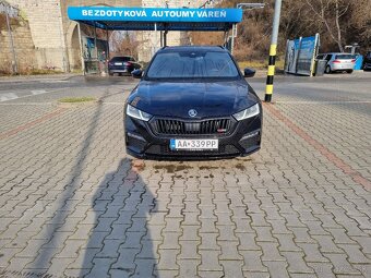 Škoda Octavia Combi 2.0 TDI RS DSG - 9