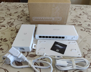 Ubiquiti, Unifi - UCG-Ultra, UAP-AC-HD - 9