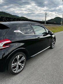 Peugeot 208 GTI - 9