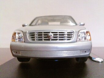 Cadillac 2000 Deville DTS 1:18 Maisto - 9