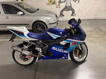 SUZUKI GSXR 600 - 9