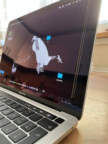 MacBook Pro 13” M1 - Vynikajúci stav, drobná prasklinka - 9